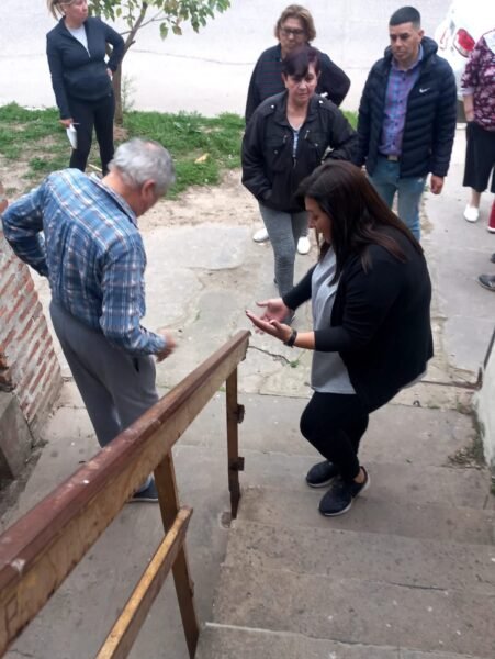 Cantero advierte sobre el “pésimo estado de escaleras y barandas de contención” en barrios de Resistencia