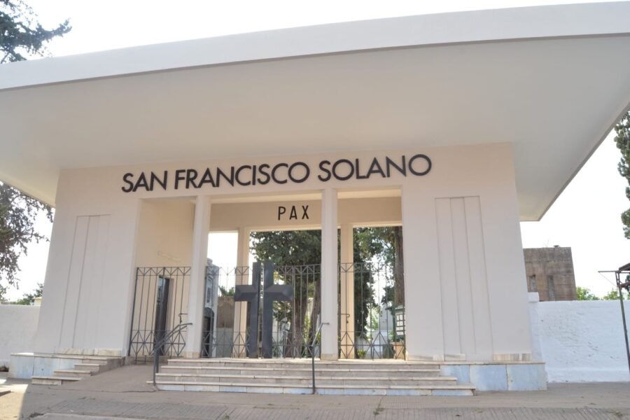 Misas por el Día de los Santos Difuntos en el Cementerio San Francisco Solano