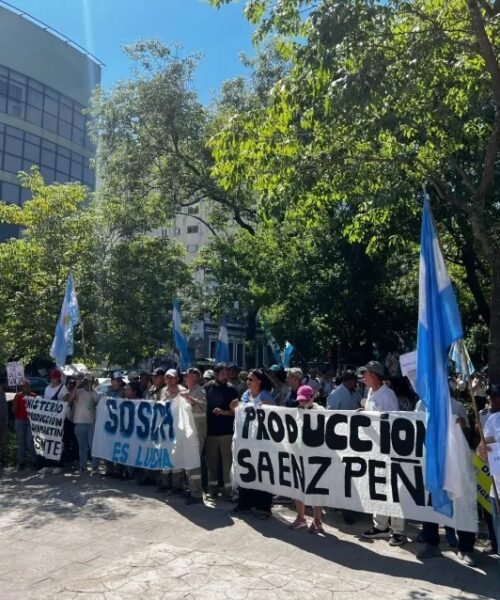 Trabajadores del Ministerio de la Producción exigen el pago correcto de su fondo estímulo