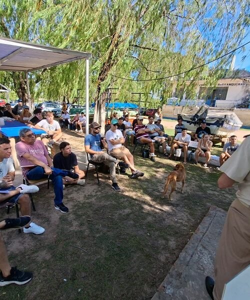 Hecho histórico: el jefe de Prefectura Naval visitó el Club Náutico Barranqueras