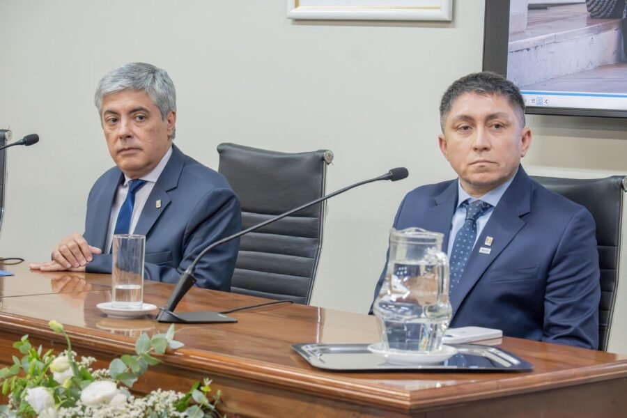 Claudio Núñez asumió como decano de Humanidades con el compromiso de una «universidad presente y vinculada al territorio»
