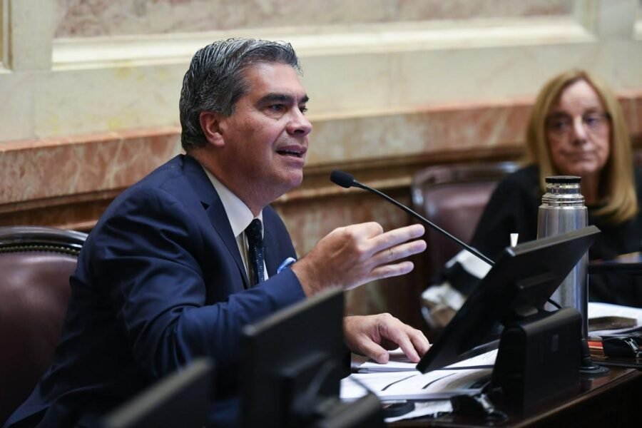 Capitanich apuntó contra Javier Milei: “Las familias se endeudan cada vez más porque la plata ya no alcanza”