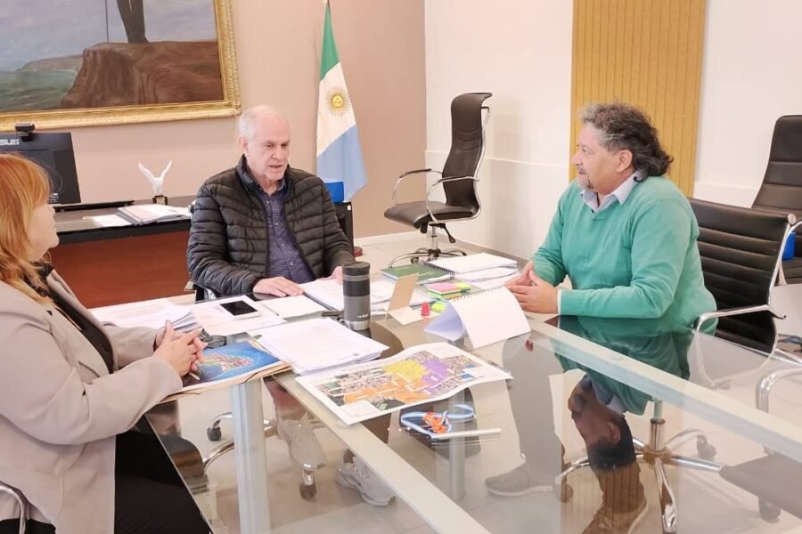 Estrellas Amarillas presentó propuestas de movilidad segura y educación al intendente Roy Nikisch