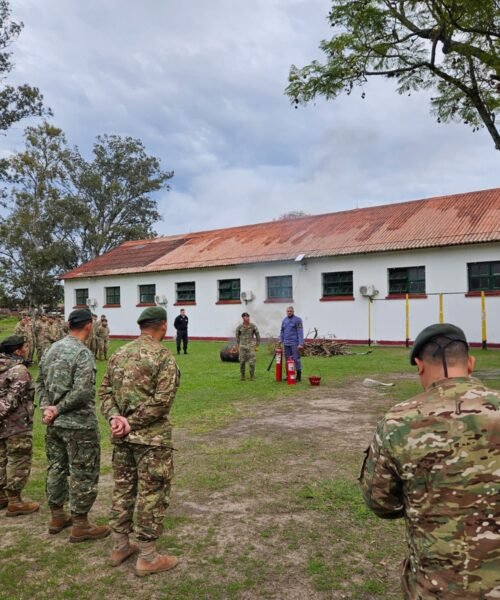 Prevención y seguridad: Bomberos de Resistencia capacitan en incendios y primeros auxilios