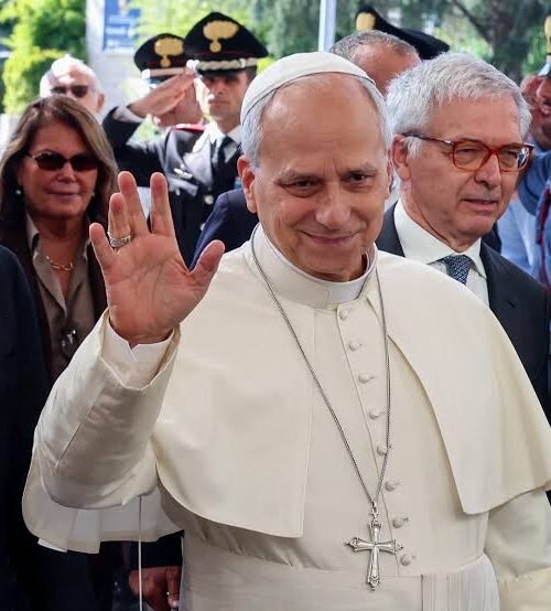 Luego de su cirugía, el Vaticano envía una nueva comitiva a la Argentina para ajustar la visita de León XIV